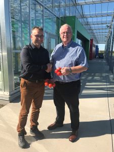 (L to R) Peter Van Duin, Managing Director, Eminent Seeds and Ian Potter, President and CEO, Vineland Research and Innovation Centre. 