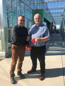 (L to R) Peter Van Duin, Managing Director, Eminent Seeds and Ian Potter, President and CEO, Vineland Research and Innovation Centre.